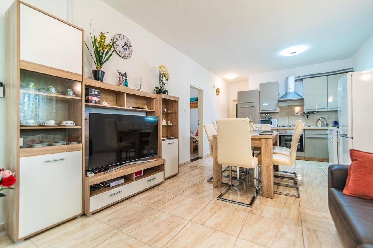 Holiday House Vlahovich Villa Tinjan Екстериор снимка